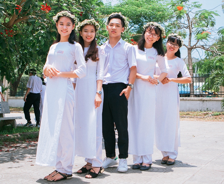 Chàng trai chuyên Anh đạt điểm 10 ngữ văn - Ảnh 2. Chàng trai chuyên Anh đạt điểm 10 ngữ văn - Ảnh 2.