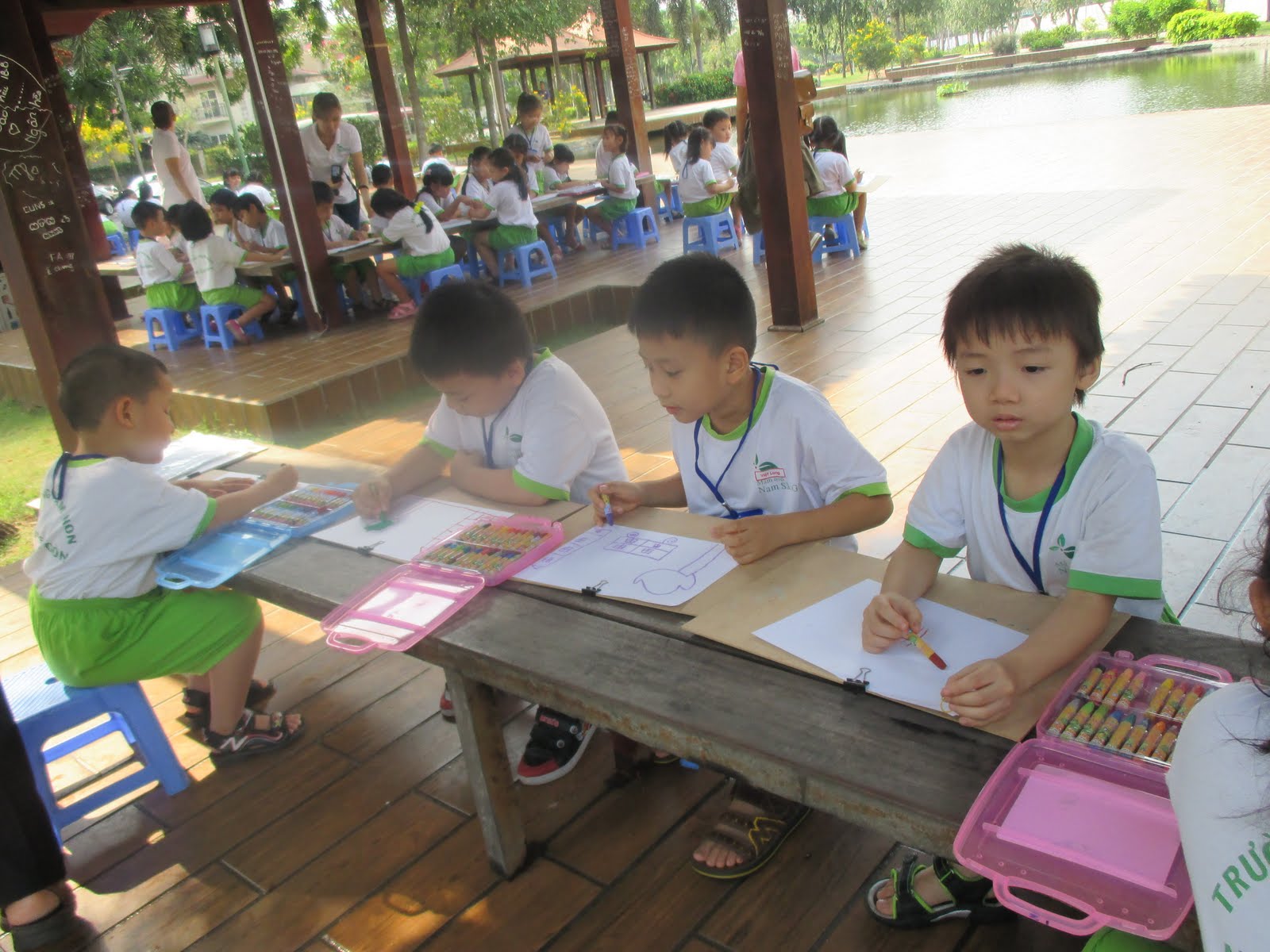 Độc quyền sách tiếng Anh măng non? - Ảnh 1. Độc quyền sách tiếng Anh măng non? - Ảnh 1.