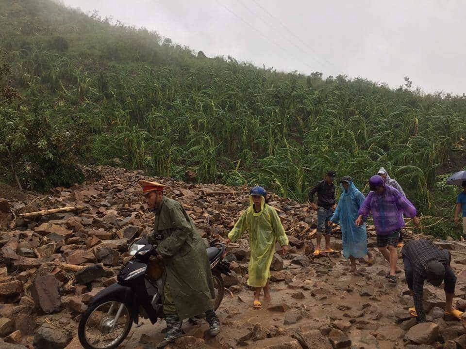 Cận cảnh Tây Nguyên tan hoang sau bão số 12 - Ảnh 6.