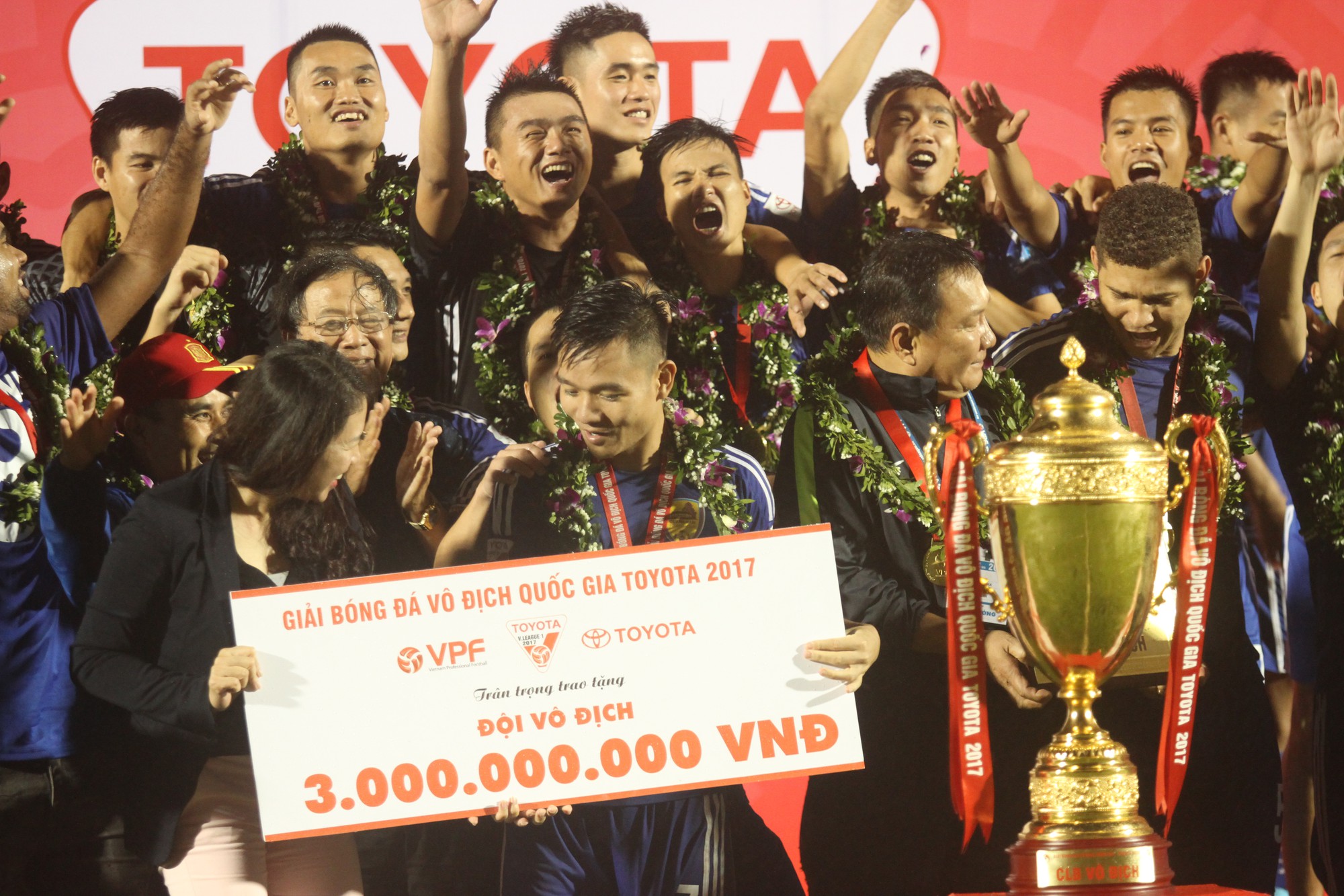 Quảng Nam mở hội trong ngày lên ngôi vương V-League - Ảnh 6.