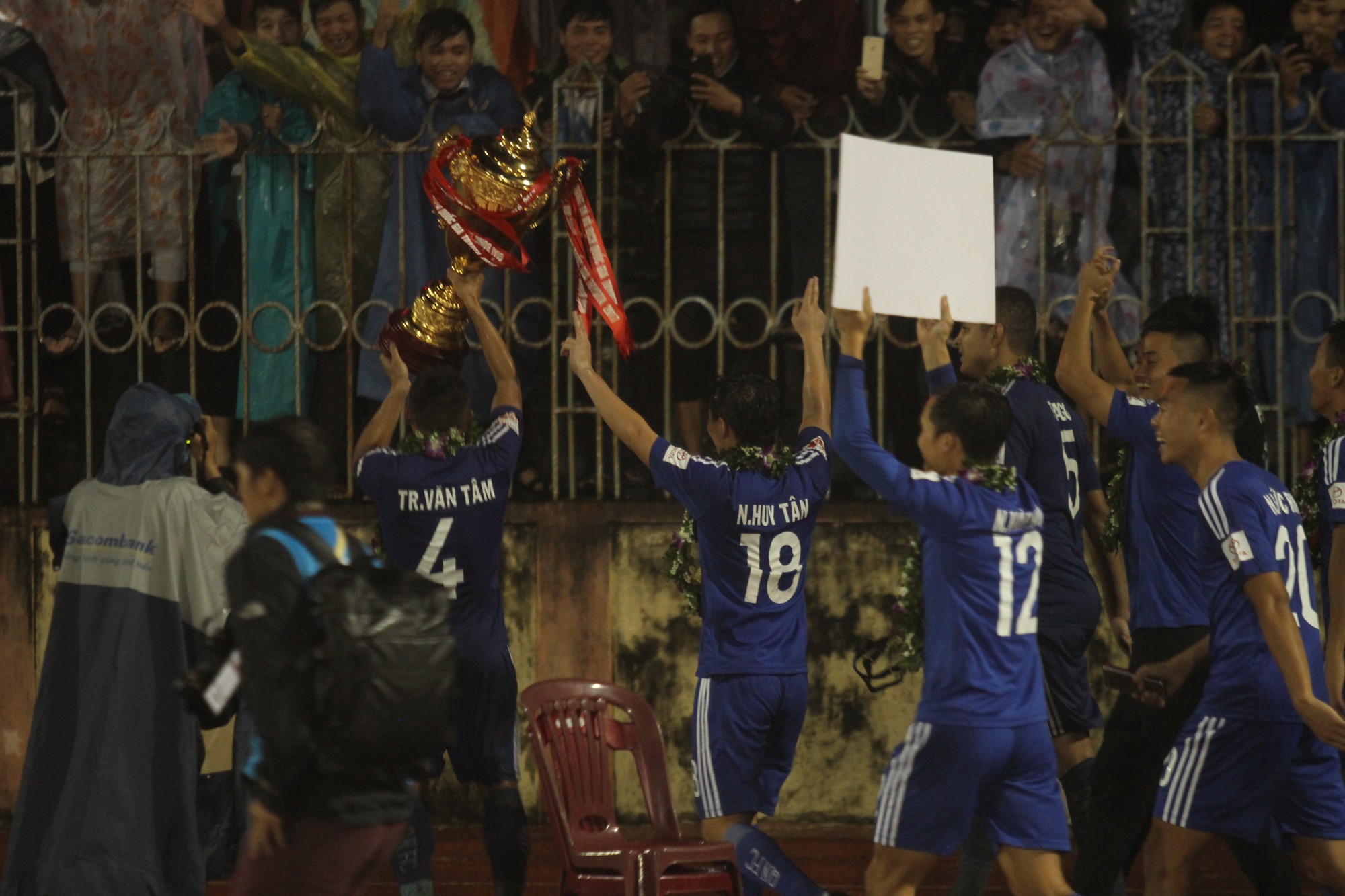 Quảng Nam mở hội trong ngày lên ngôi vương V-League - Ảnh 7.
