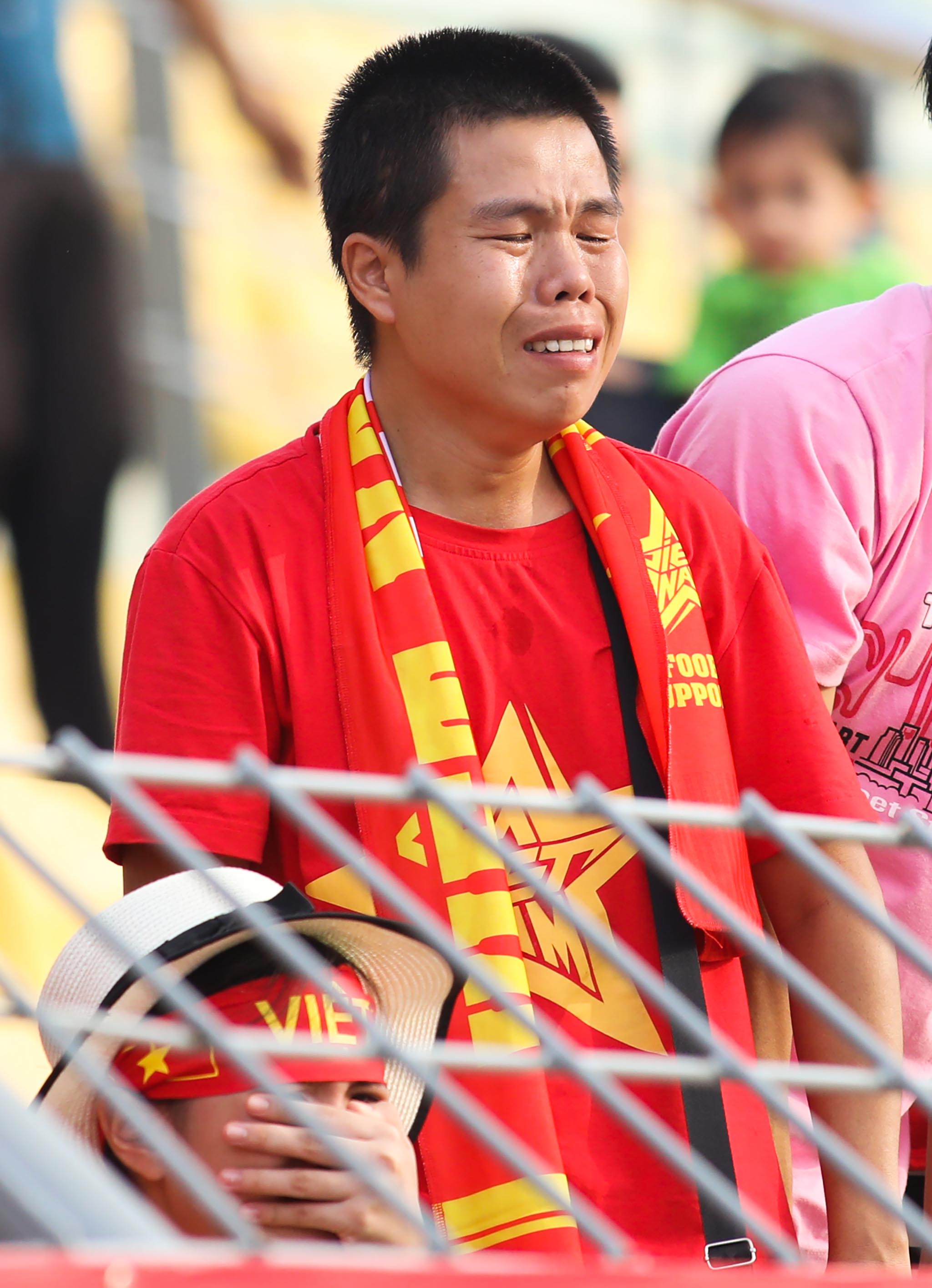 Chùm ảnh: Nước mắt Việt Nam tại Selayang sau trận thua của U22! - Ảnh 5.
