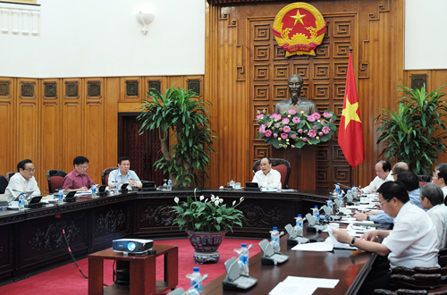 Lần đầu tiên làm việc Tổ Tư vấn kinh tế, Thủ tướng Nguyễn Xuân Phúc tin đất nước sẽ chuyển mình - Ảnh 1.