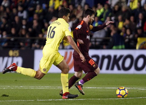 Nhấn chìm tàu ngầm vàng, Barcelona vững ngôi đầu La Liga - Ảnh 2.