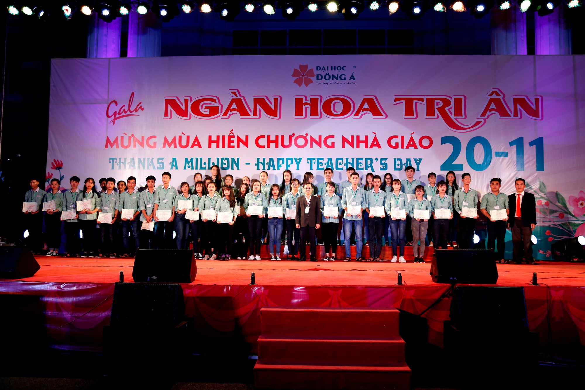 Đại học Đông Á trao hơn 2 tỉ đồng học bổng - Ảnh 2. Đại học Đông Á trao hơn 2 tỉ đồng học bổng - Ảnh 2.