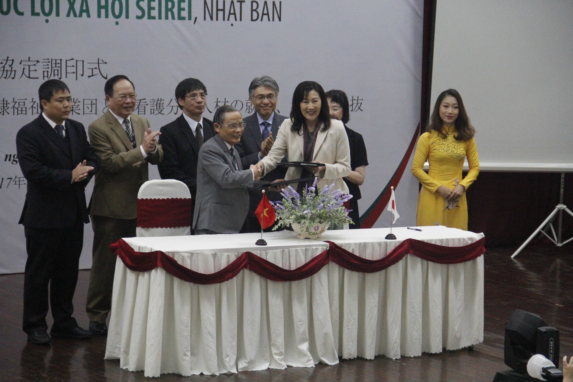 ĐH Duy Tân tập huấn sinh viên ngành điều dưỡng ở Nhật - Ảnh 1. ĐH Duy Tân tập huấn sinh viên ngành điều dưỡng ở Nhật - Ảnh 1.