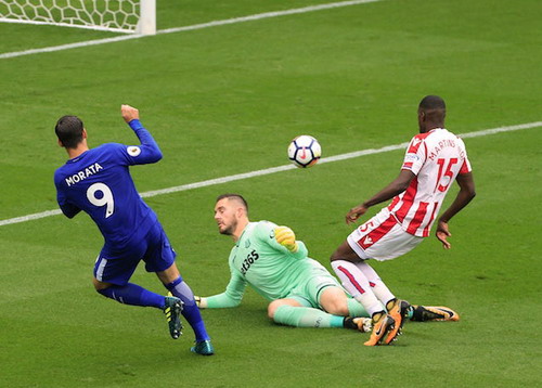 Morata lập hat-trick, Chelsea hạ đẹp Stoke  - Ảnh 2.