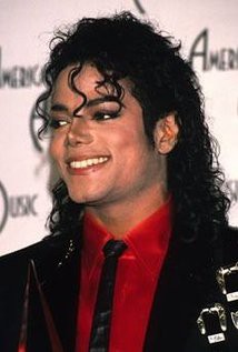 Michael Jackson vẫn kiếm tiền khủng dù đã qua đời - Ảnh 1.