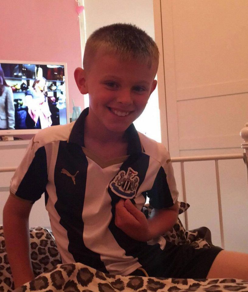 Ba đám tang nối tiếp vì hội chứng trái tim tan vỡ - Ảnh 2. Ba đám tang nối tiếp vì hội chứng trái tim tan vỡ - Ảnh 2.