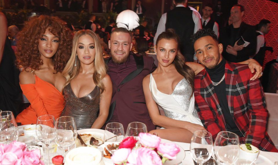 Bồ cũ Ronaldo thân mật Hamilton tại sự kiện thời trang - Ảnh 7. Bồ cũ Ronaldo thân mật Hamilton tại sự kiện thời trang - Ảnh 7.