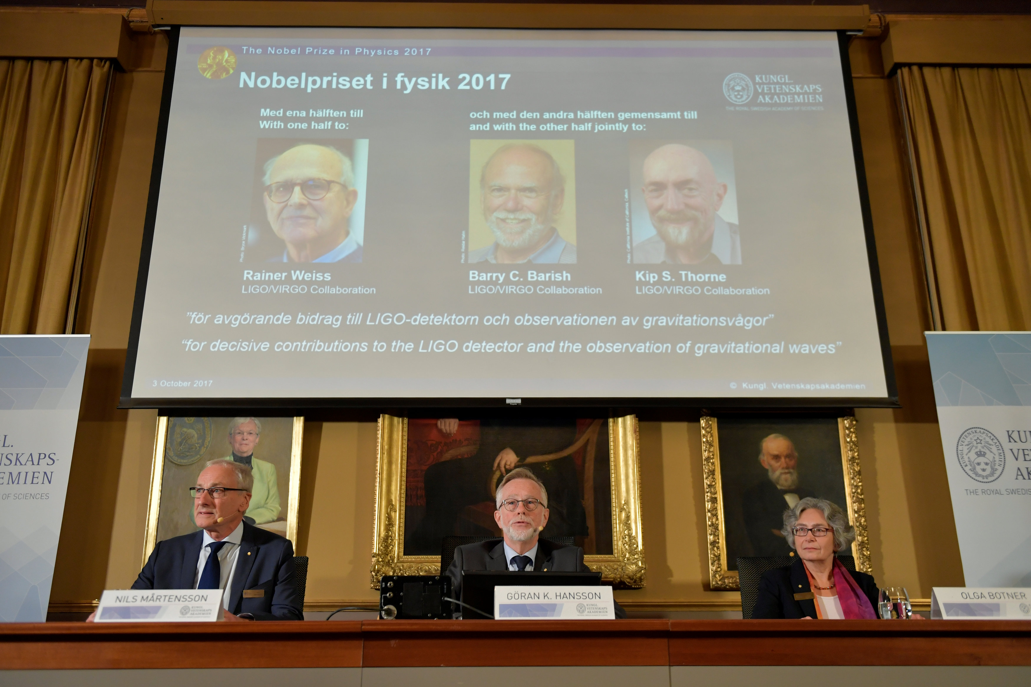 Nobel Vật lý 2017 tôn vinh khám phá đầu tiên về sóng hấp dẫn - Ảnh 2. Nobel Vật lý 2017 tôn vinh khám phá đầu tiên về sóng hấp dẫn - Ảnh 2.