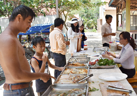 Vũng Tàu: Đi chợ hải sản tự chọn tươi ngon ở đâu? - Ảnh 1.