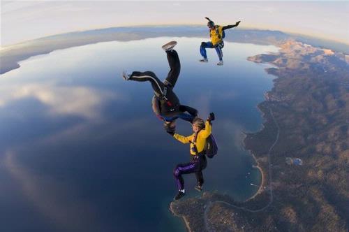 Nhảy dù đôi, du khách tử vong vì rơi tự do từ độ cao hơn 3.800 m - Ảnh 1.