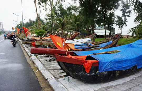 Miền Trung hối hả ứng phó siêu bão - Ảnh 30.