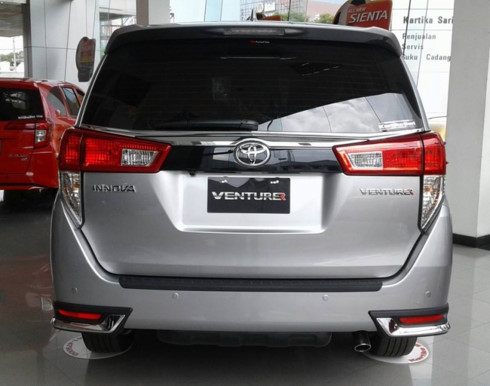 Toyota Innova Venturer sắp được bán tại Việt Nam - Ảnh 2.