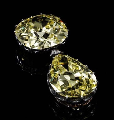 Ngắm hai viên kim cương vàng lớn nhất thế giới đấu giá hôm nay - Ảnh 2.