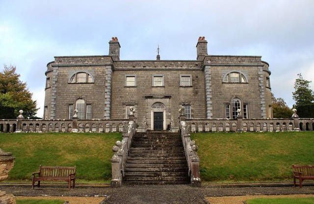 Bức tường đố kỵ và scandal tình ái thế kỷ 18 ở Ireland - Ảnh 2. Bức tường đố kỵ và scandal tình ái thế kỷ 18 ở Ireland - Ảnh 2.