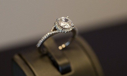 “Đột nhập” xưởng sản xuất nhẫn kim cương siêu đắt đỏ - Ảnh 13.