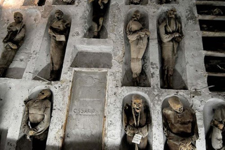 Bí mật những xác ướp trong hầm mộ Capuchin ở Italy - Ảnh 3.