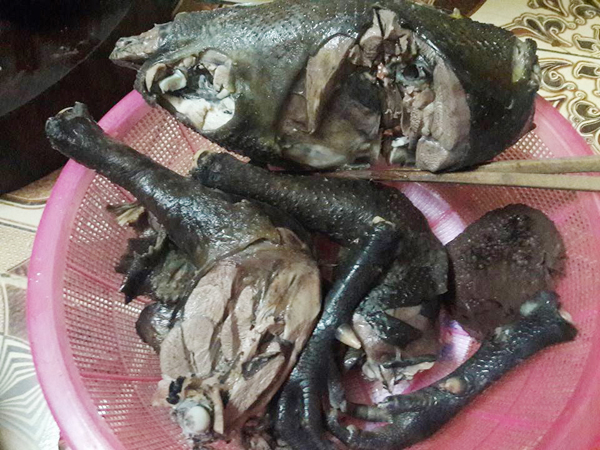 Những món ăn thử rồi ghiền tại chợ phiên Lào Cai - Ảnh 3. Những món ăn thử rồi ghiền tại chợ phiên Lào Cai - Ảnh 3.