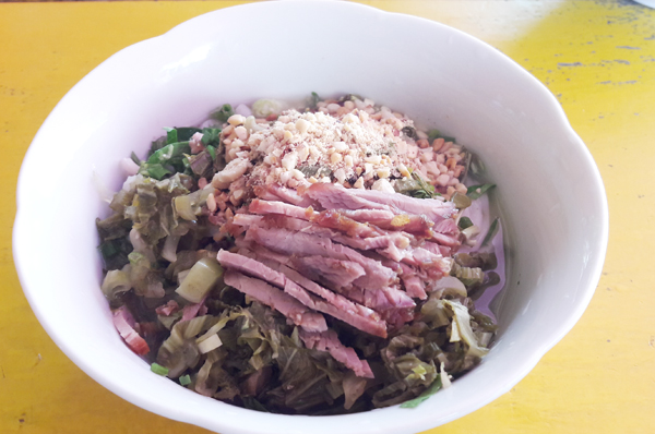 Những món ăn thử rồi ghiền tại chợ phiên Lào Cai - Ảnh 4. Những món ăn thử rồi ghiền tại chợ phiên Lào Cai - Ảnh 4.