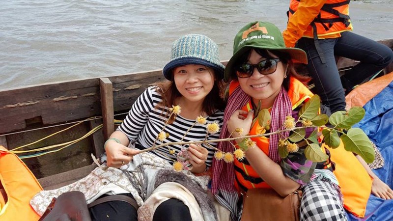 Sướng gì bằng ăn cá linh ngay đồng nước nổi - Ảnh 5. Sướng gì bằng ăn cá linh ngay đồng nước nổi - Ảnh 5.