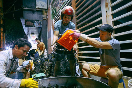 Chợ “độc” ở Sài Gòn, gần nửa thế kỷ chỉ bán một mặt hàng lúc nửa đêm  - Ảnh 9.