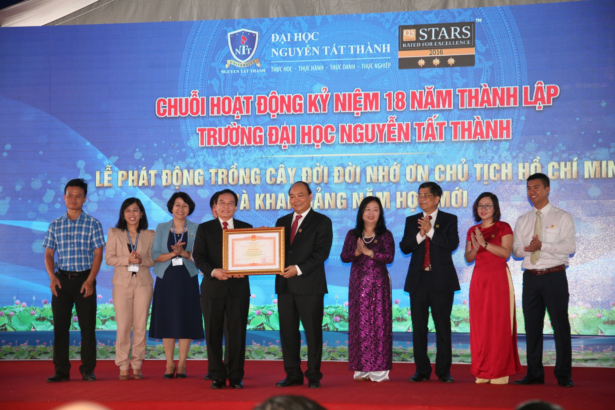 Trường ĐH Nguyễn Tất Thành: điển hình xã hội hóa thành công - Ảnh 1. Trường ĐH Nguyễn Tất Thành: điển hình xã hội hóa thành công tốt đẹp - Ảnh 1.