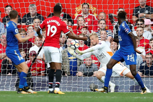 Nhấn chìm Leicester, Man United lập hat-trick chiến thắng - Ảnh 4.