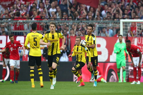 Khoảnh khắc vui mừng hiếm hoi của Dortmund