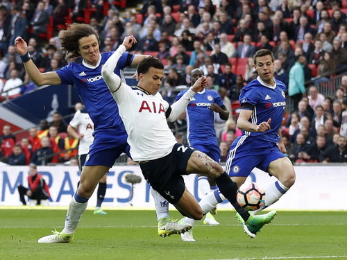 Dele Alli ghi bàn san bằng cách biệt 2-2 cho Tottenham