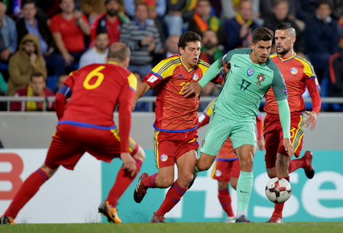 Ronaldo tỏa sáng, Bồ Đào Nha vẫn có nguy cơ bị loại - Ảnh 1.