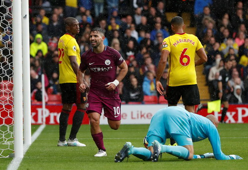 Aguero thăng hoa, Man City vững ngôi đầu giải Ngoại hạng - Ảnh 2.