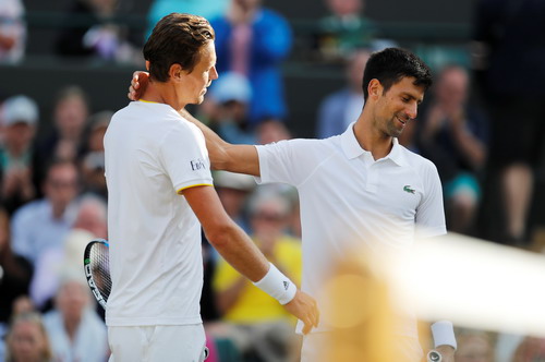 Sốc với nguyên nhân Djokovic bỏ cuộc ở tứ kết Wimbledon - Ảnh 3.