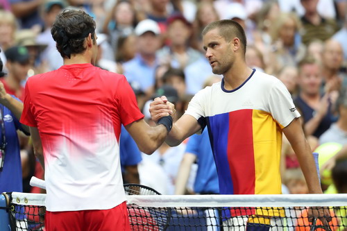 Federer thoát hiểm, Nadal vào vòng 3 Mỹ mở rộng - Ảnh 3.