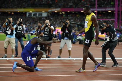 Lần cuối đua tài 100m, tượng đài Usain Bolt thảm bại - Ảnh 7.