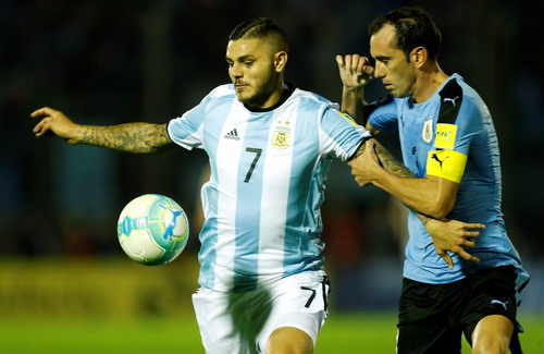 Messi tịt ngòi, Argentina vẫn khốn khó - Ảnh 4.