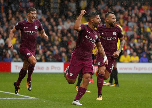 Aguero thăng hoa, Man City vững ngôi đầu giải Ngoại hạng - Ảnh 5.