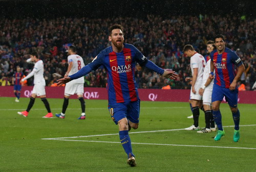 Messi lập cú đúp trong ngày trở lại