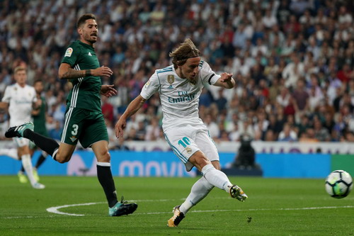 Dị nhân Ronaldo tái xuất, Real Madrid thua trắng Betis - Ảnh 3.