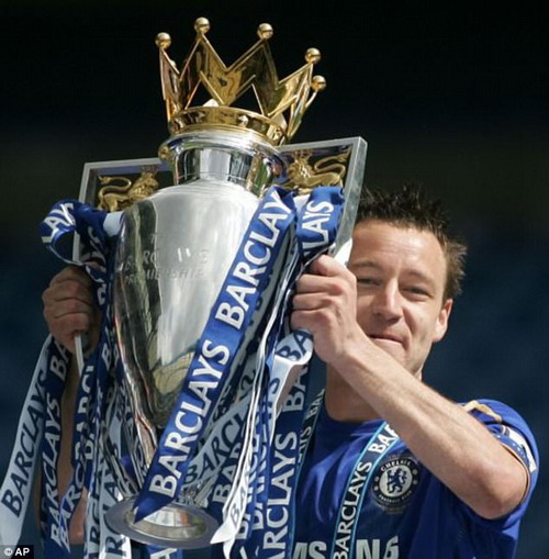 John Terry 4 lần được giương cao chiếc cúp Ngoại hạng Anh