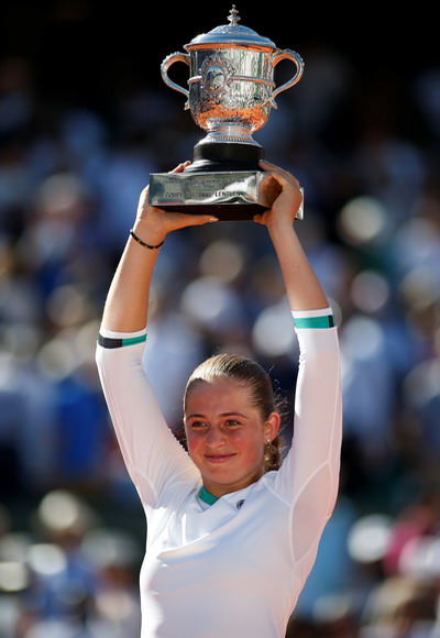 Tay vợt tuổi teen Ostapenko đăng quang Roland Garros - Ảnh 4.