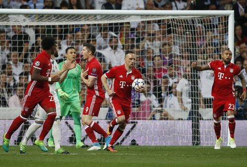Bayern Munich tấn công dồn dập từ đầu trận