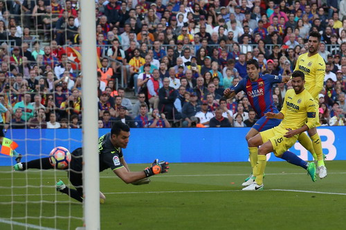 Messi lập siêu phẩm, Barcelona giữ chắc ngôi đầu La Liga - Ảnh 4.