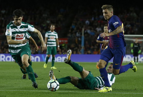 Siêu nhân Messi đánh poker, Barcelona thắng đậm ở Nou Camp - Ảnh 4.