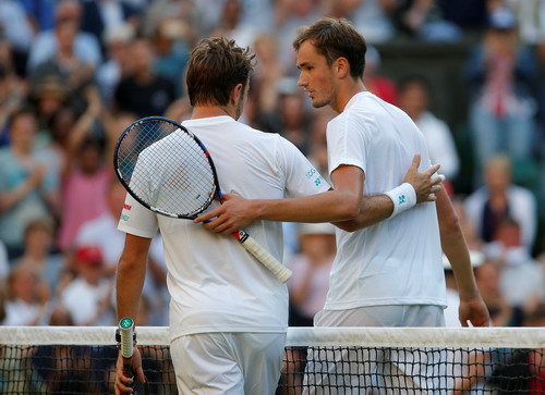 Stan Wawrinka thua bẽ mặt, Nadal thắng trận mở màn Wimbledon - Ảnh 4.