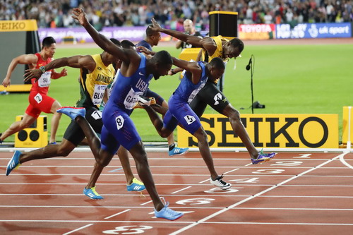 Lần cuối đua tài 100m, tượng đài Usain Bolt thảm bại - Ảnh 3.