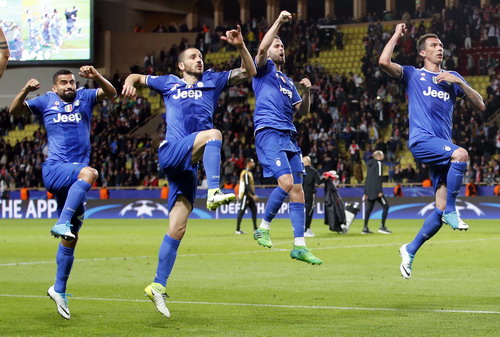 Hình ảnh mừng chiến thắng quen thuộc của Juventus