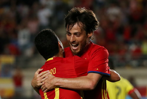 Tây Ban Nha nhọc nhằn hòa Colombia, Uruguay thua thảm trước Ý - Ảnh 2.