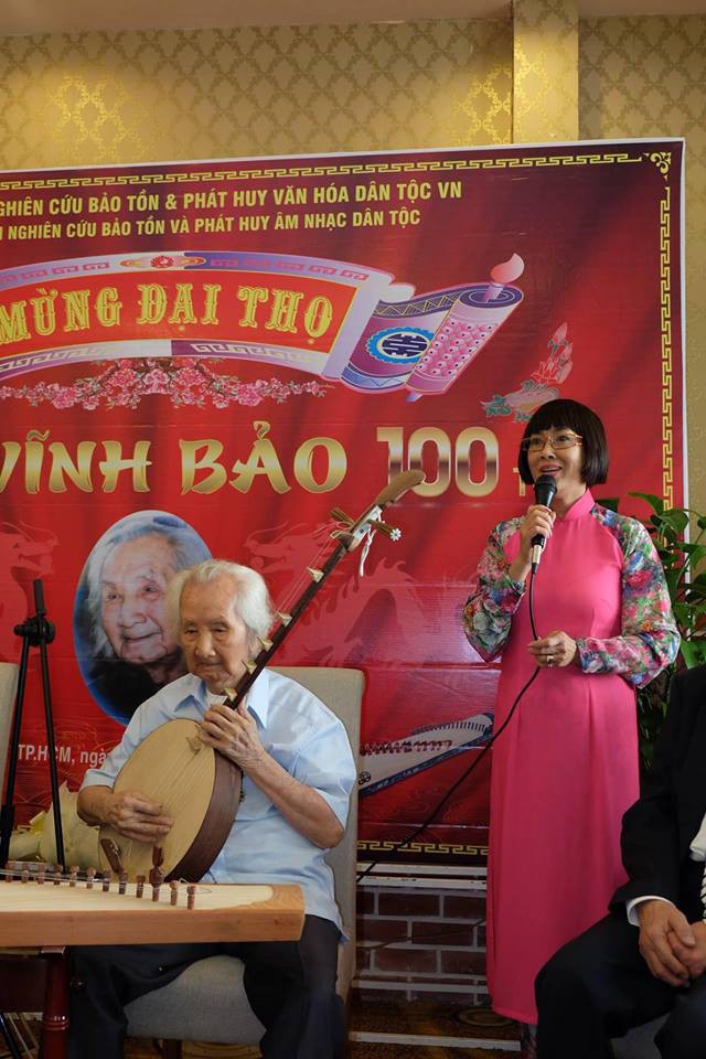 Nghệ sĩ mừng đại thọ giáo sư Vĩnh Bảo 100 tuổi - Ảnh 1. Nghệ sĩ mừng đại thọ giáo sư Vĩnh Bảo 100 tuổi - Ảnh 1.